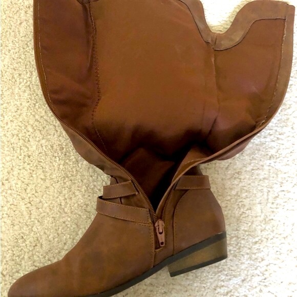 Material Girl High Boots Cognac Size 7.5 M Buckle Zipper Box MCAPRI Lined - Picture 4 of 13